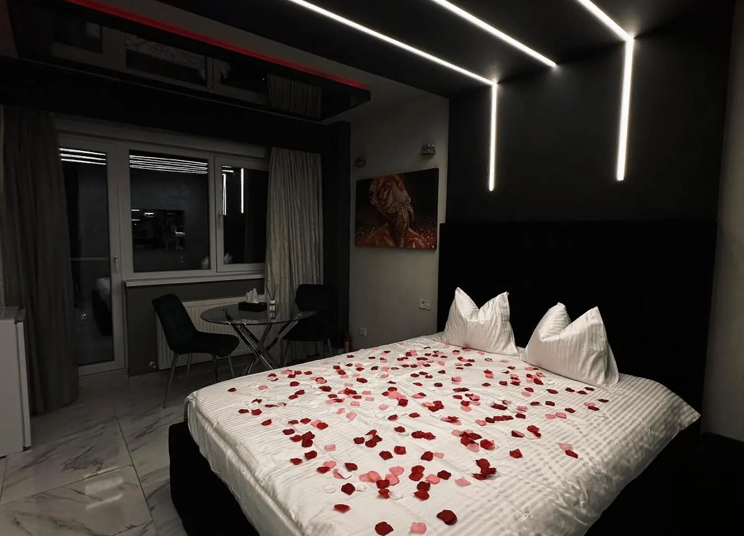 Apartment The Red Studio Bucharest